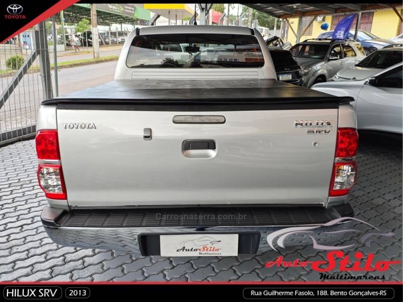 TOYOTA - HILUX - 2013/2013 - Prata - R$ 139.900,00