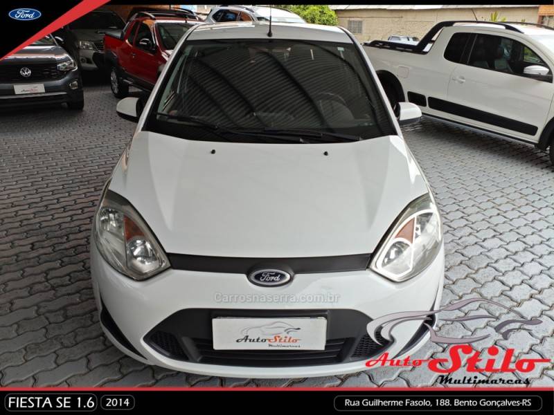 FORD - FIESTA - 2013/2014 - Branca - R$ 38.900,00