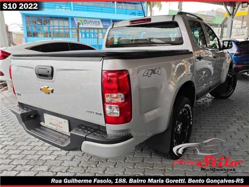 CHEVROLET - S10 - 2021/2022 - Prata - R$ 155.500,00