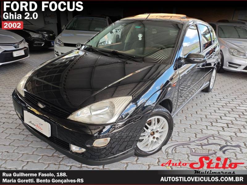 FORD - FOCUS - 2002/2002 - Preta - R$ 17.900,00