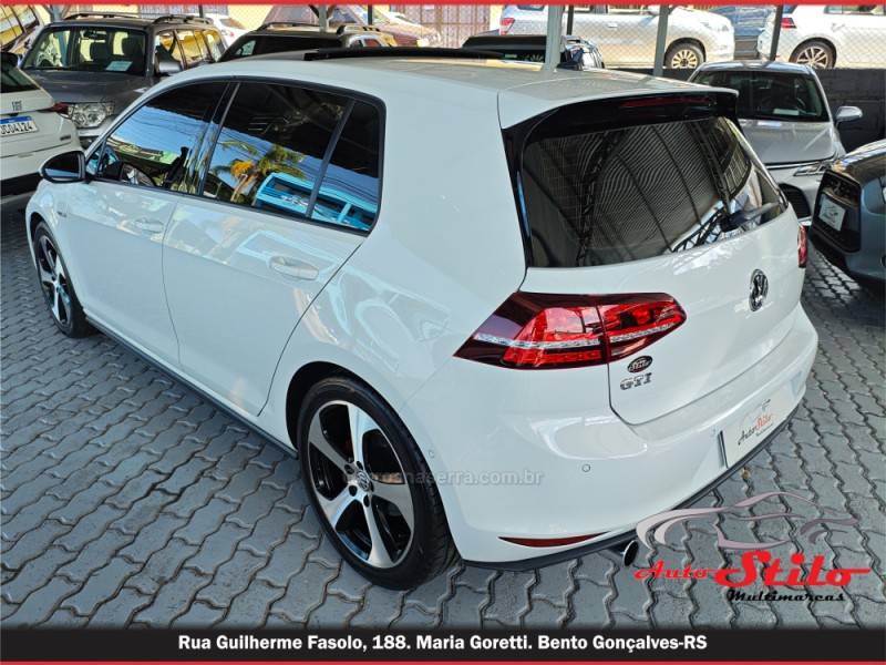 VOLKSWAGEN - GOLF - 2016/2016 - Branca - R$ 154.900,00