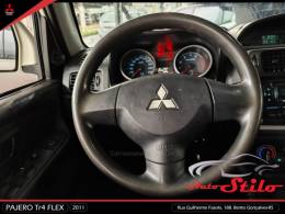 MITSUBISHI - PAJERO TR4 - 2010/2011 - Branca - R$ 64.900,00