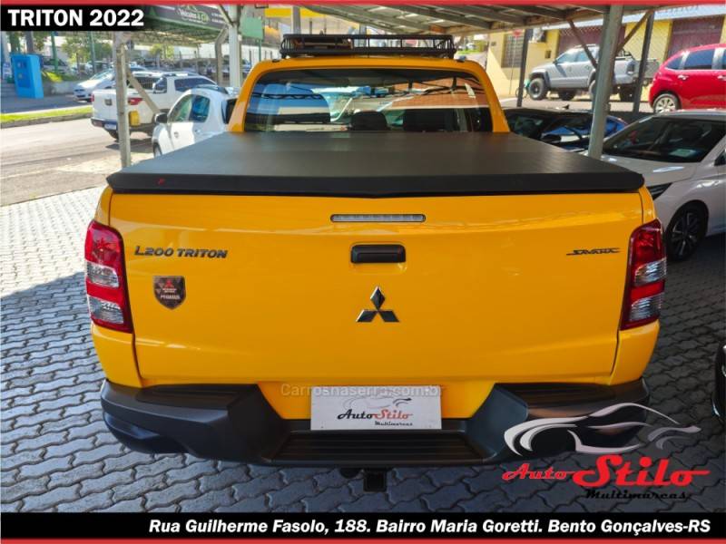 MITSUBISHI - L200 TRITON - 2021/2022 - Amarela - R$ 178.000,00