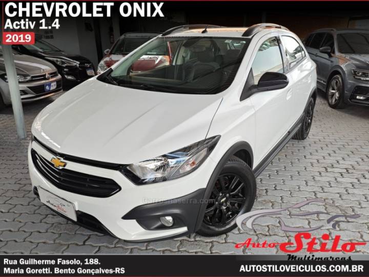 CHEVROLET - ONIX - 2019/2019 - Branca - R$ 71.900,00