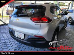 CHEVROLET - TRACKER - 2022/2023 - Prata - R$ 119.500,00