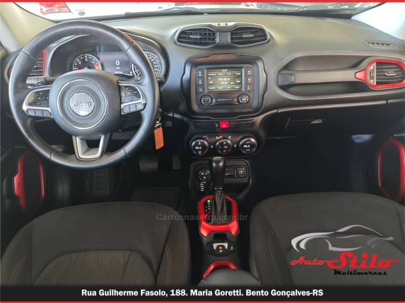 JEEP - RENEGADE - 2015/2016 - Preta - R$ 85.900,00