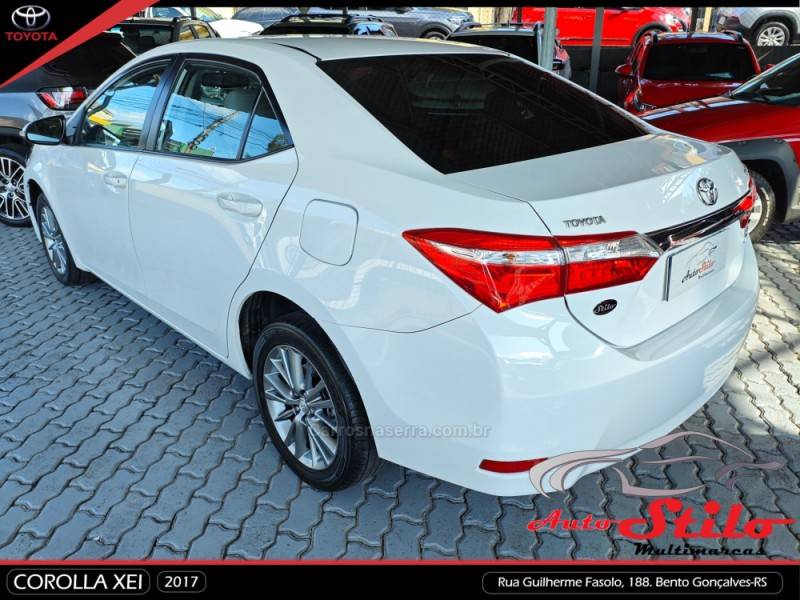 TOYOTA - COROLLA - 2016/2017 - Branca - R$ 95.900,00