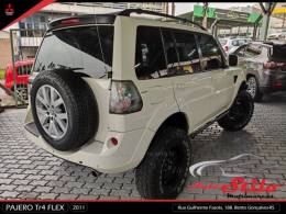 MITSUBISHI - PAJERO TR4 - 2010/2011 - Branca - R$ 64.900,00