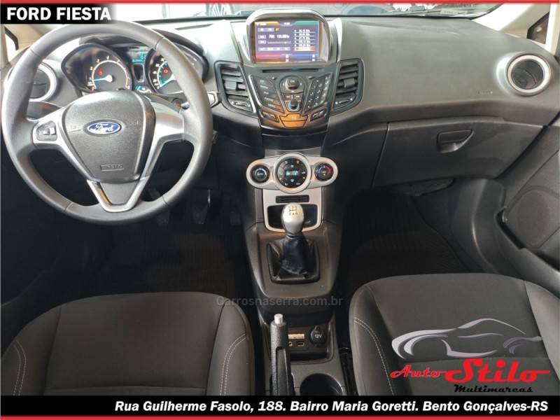 FORD - FIESTA - 2015/2015 - Branca - R$ 49.900,00