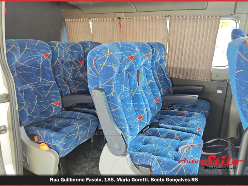 RENAULT - MASTER - 2013/2014 - Prata - R$ 143.900,00