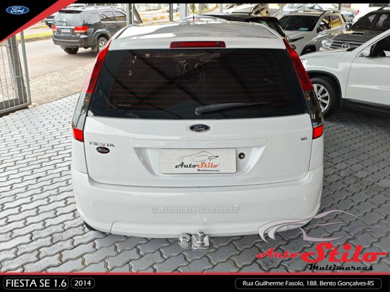 FORD - FIESTA - 2013/2014 - Branca - R$ 38.900,00