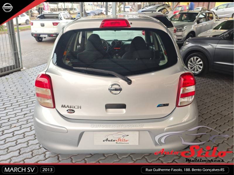 NISSAN - MARCH - 2012/2013 - Prata - R$ 35.900,00