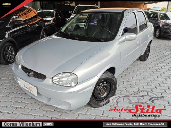 CHEVROLET - CORSA - 2001/2001 - Prata - R$ 18.000,00