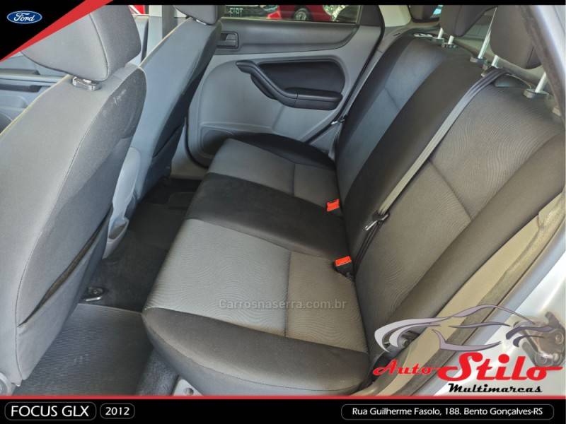 FORD - FOCUS - 2011/2012 - Prata - R$ 42.900,00