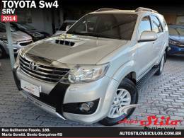 TOYOTA - HILUX SW4 - 2013/2014 - Prata - R$ 157.900,00
