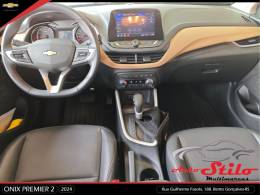 CHEVROLET - ONIX - 2023/2024 - Branca - R$ 107.900,00