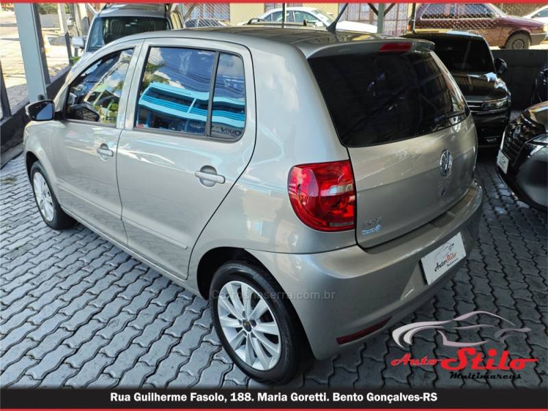 VOLKSWAGEN - FOX - 2012/2012 - Dourada - R$ 38.900,00
