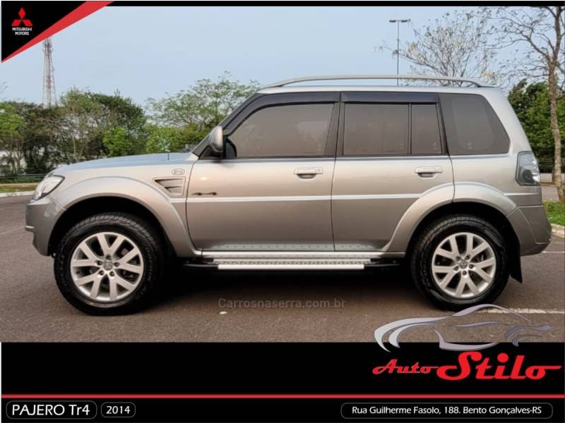 MITSUBISHI - PAJERO TR4 - 2013/2014 - Prata - R$ 71.900,00