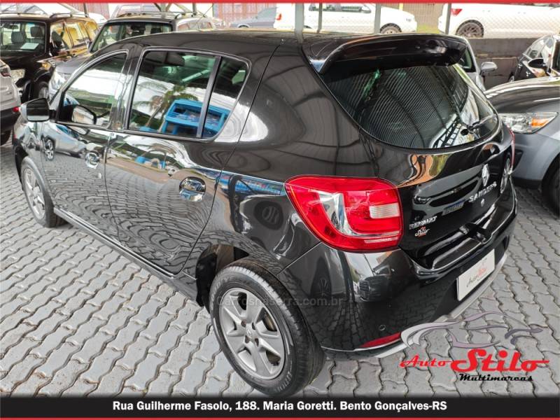 RENAULT - SANDERO - 2018/2019 - Preta - R$ 49.990,00