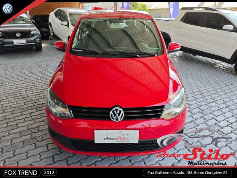 VOLKSWAGEN - FOX - 2011/2012 - Vermelha - R$ 33.900,00