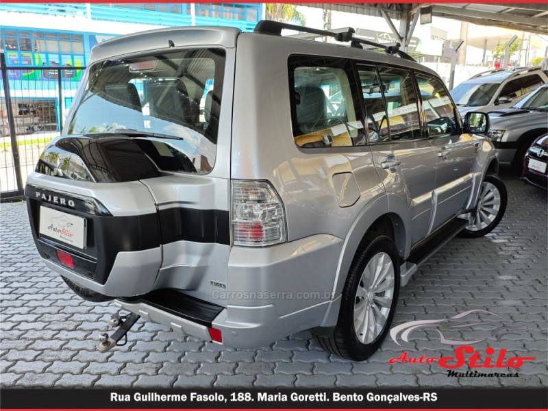 MITSUBISHI - PAJERO - 2015/2016 - Prata - R$ 164.900,00