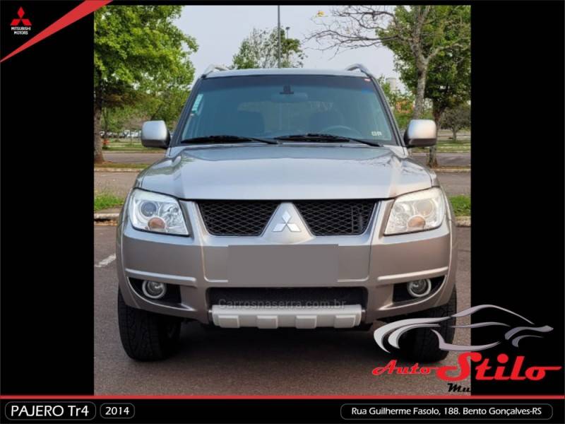 MITSUBISHI - PAJERO TR4 - 2013/2014 - Prata - R$ 71.900,00