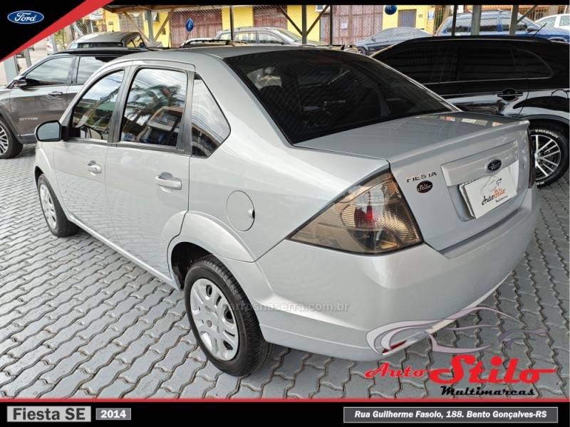 FORD - FIESTA - 2013/2014 - Prata - R$ 36.900,00