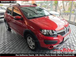 RENAULT - SANDERO - 2015/2016 - Vermelha - R$ 46.900,00