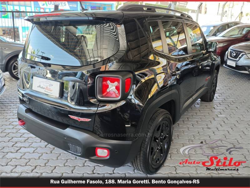 JEEP - RENEGADE - 2015/2016 - Preta - R$ 85.900,00