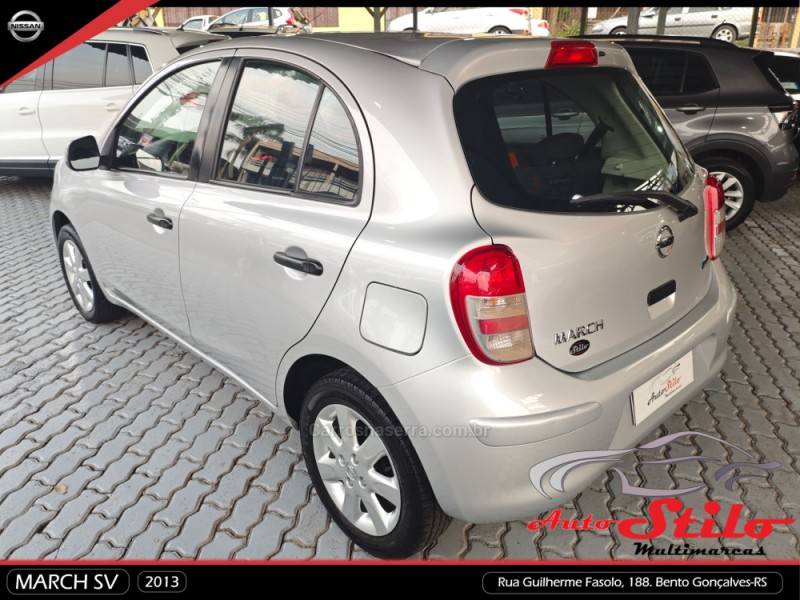 NISSAN - MARCH - 2012/2013 - Prata - R$ 35.900,00