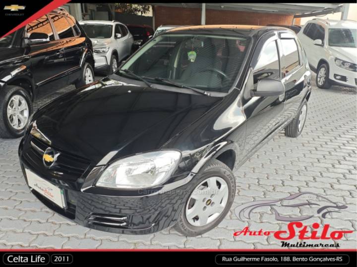 CHEVROLET - CELTA - 2010/2011 - Preta - R$ 25.900,00