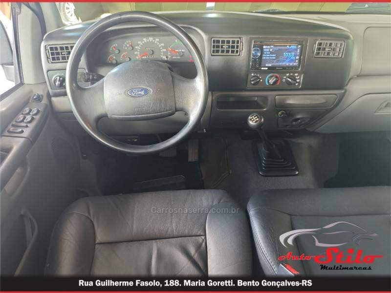 FORD - F-250 - 2005/2005 - Prata - R$ 175.000,00