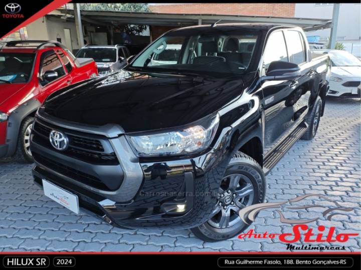 TOYOTA - HILUX - 2023/2024 - Preta - R$ 241.000,00