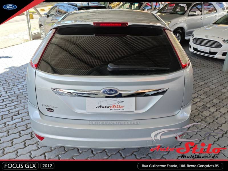 FORD - FOCUS - 2011/2012 - Prata - R$ 42.900,00