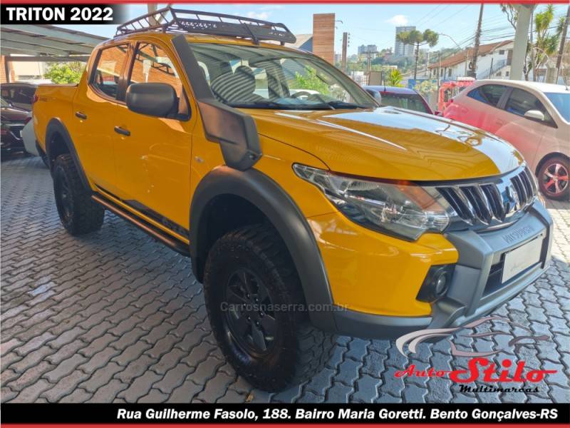 MITSUBISHI - L200 TRITON - 2021/2022 - Amarela - R$ 178.000,00