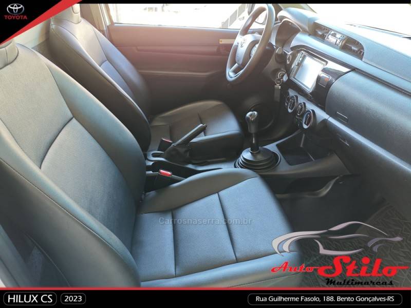 TOYOTA - HILUX - 2023/2023 - Branca - R$ 195.890,00