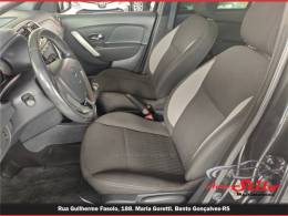 RENAULT - SANDERO - 2018/2019 - Preta - R$ 49.990,00