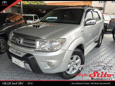 TOYOTA - HILUX SW4 - 2009/2010 - Prata - R$ 124.900,00