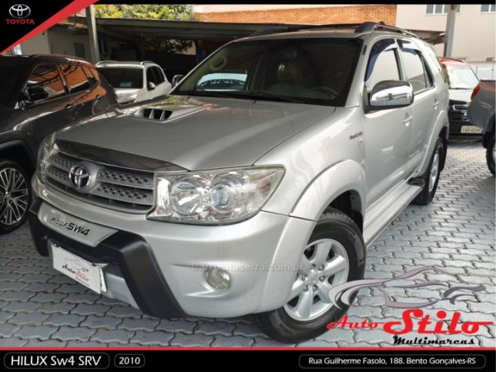 TOYOTA - HILUX SW4 - 2009/2010 - Prata - R$ 125.900,00