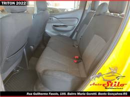 MITSUBISHI - L200 TRITON - 2021/2022 - Amarela - R$ 178.000,00
