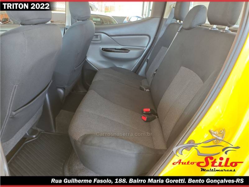 MITSUBISHI - L200 TRITON - 2021/2022 - Amarela - R$ 178.000,00