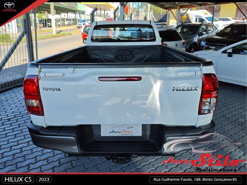 TOYOTA - HILUX - 2023/2023 - Branca - R$ 195.890,00