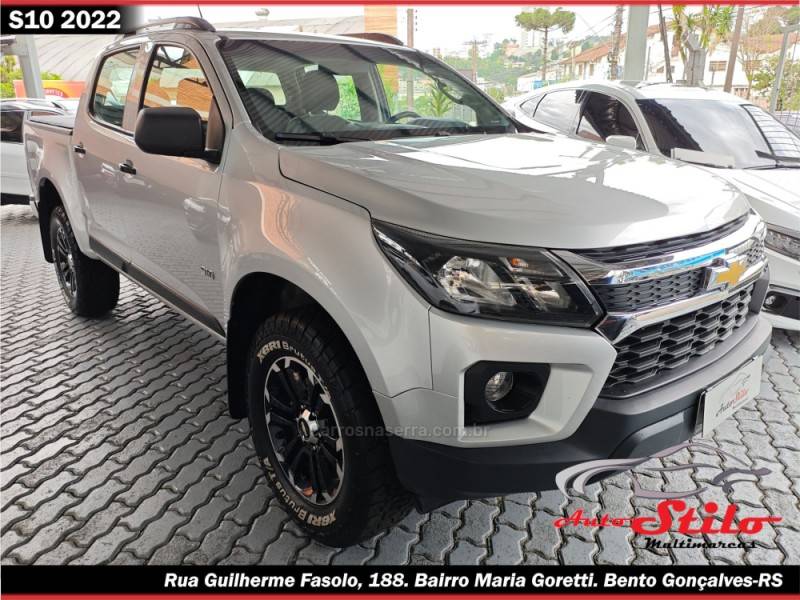 CHEVROLET - S10 - 2021/2022 - Prata - R$ 155.500,00