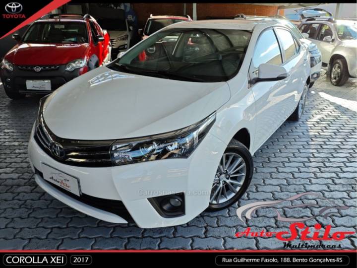 TOYOTA - COROLLA - 2016/2017 - Branca - R$ 95.900,00