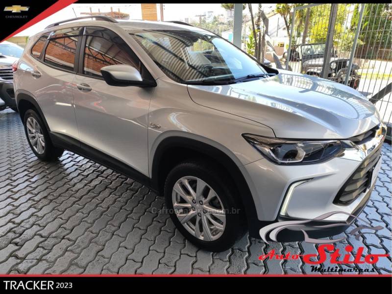 CHEVROLET - TRACKER - 2022/2023 - Prata - R$ 119.500,00