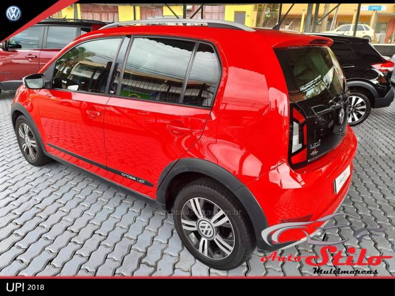 VOLKSWAGEN - UP - 2017/2018 - Vermelha - R$ 66.900,00