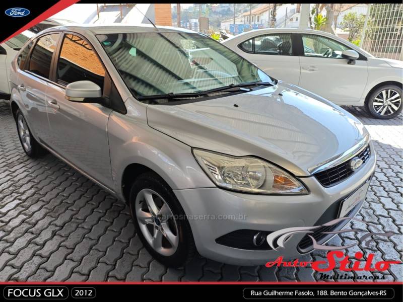 FORD - FOCUS - 2011/2012 - Prata - R$ 42.900,00