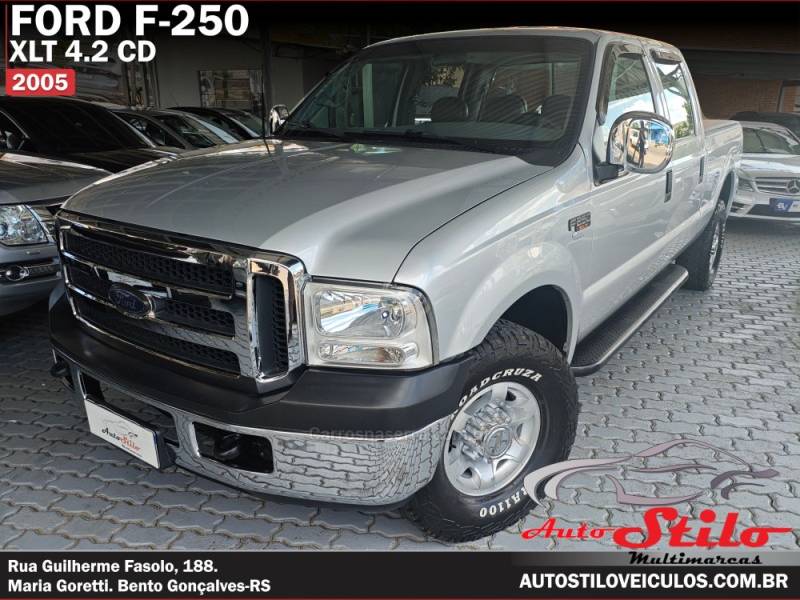 FORD - F-250 - 2005/2005 - Prata - R$ 175.000,00