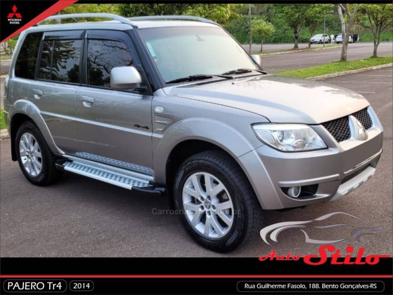 MITSUBISHI - PAJERO TR4 - 2013/2014 - Prata - R$ 71.900,00