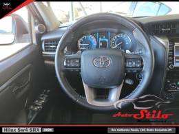 TOYOTA - HILUX SW4 - 2021/2021 - Branca - R$ 297.900,00